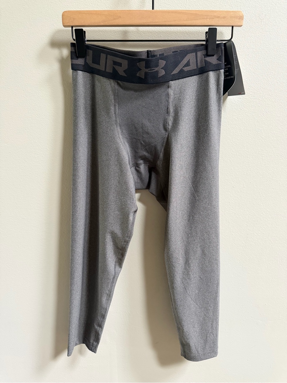NEW Under Armour Base Layer HeatGear Compression Tights 3/4 Leggings Men’s M